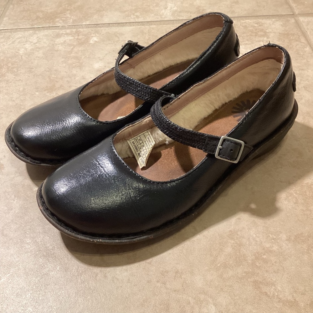 Ugg Black Maryjane Women’s Size 8